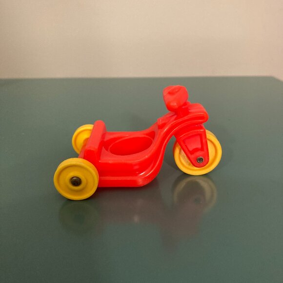 Fisher Price VTG Little People Collectible Toys: Baby/High Chair/Table/Tricycle - Picture 12 of 16